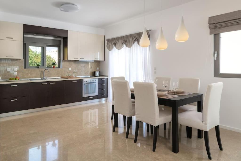 Luxurious And Modern House Near Town And Beach Azgúru Kültér fotó