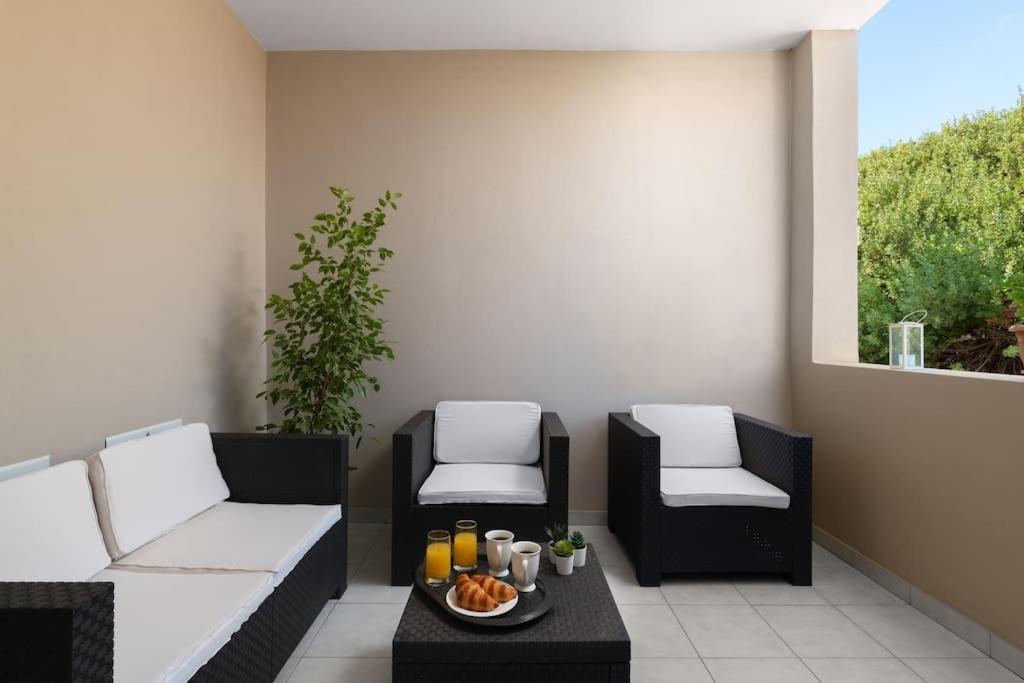 Luxurious And Modern House Near Town And Beach Azgúru Kültér fotó