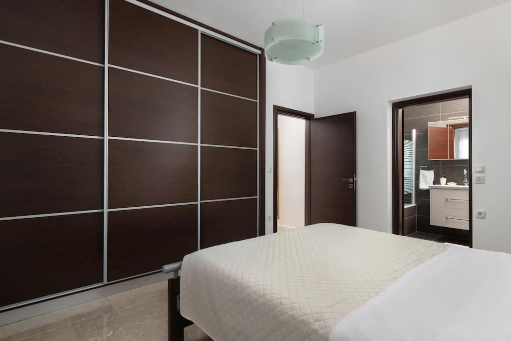 Luxurious And Modern House Near Town And Beach Azgúru Kültér fotó